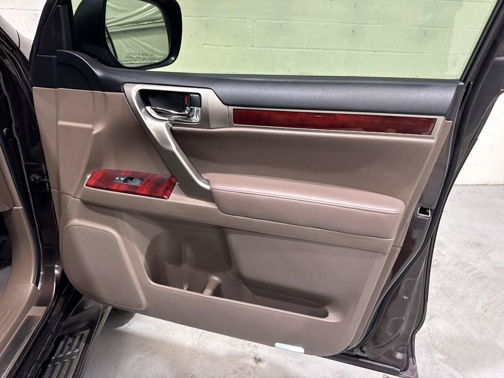 Used 2013 Lexus GX 460 w/ Comfort Plus Pkg AWD/4WD image 57