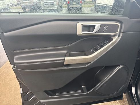 Certified 2023 Ford Explorer XLT w/ Equipment Group 202A image 20