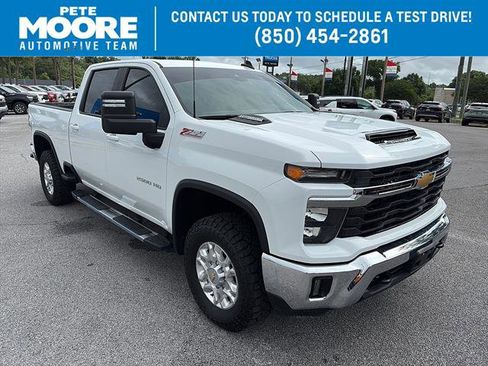 Used 2024 Chevrolet Silverado 2500 LT AWD/4WD image 1