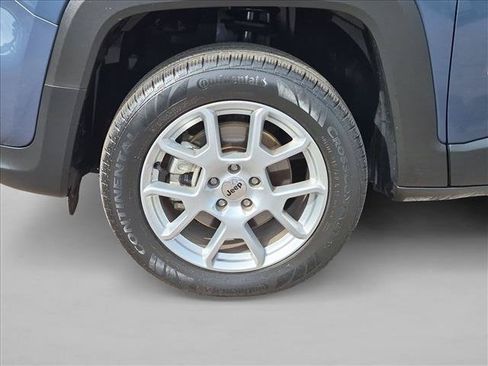 Used 2023 Jeep Renegade Latitude w/ Sun/Sound Group AWD/4WD image 14