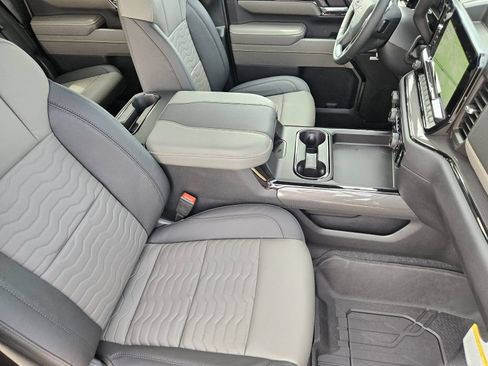 New 2026 Chevrolet Silverado 2500 ZR2 AWD/4WD image 17