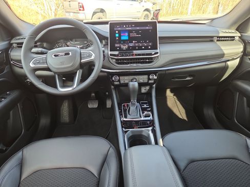 New 2026 Jeep Compass Latitude AWD/4WD image 10