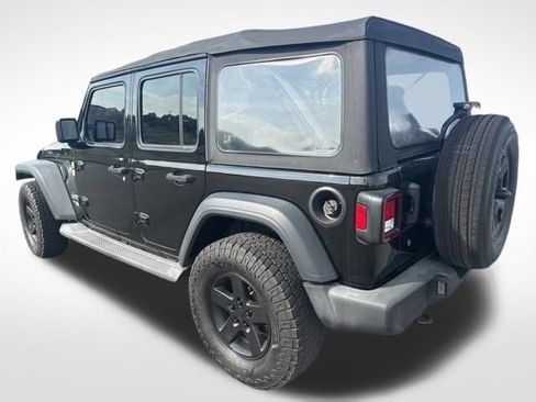 Used 2018 Jeep Wrangler Unlimited Sport AWD/4WD image 3