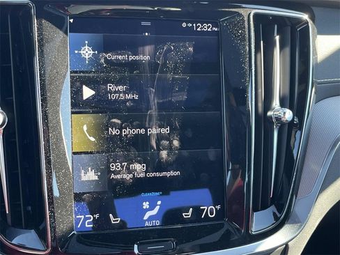 Used 2022 Volvo S60 T8 R-Design image 24