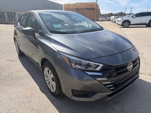 Certified 2025 Nissan Versa S w/ Trunk Package image 4