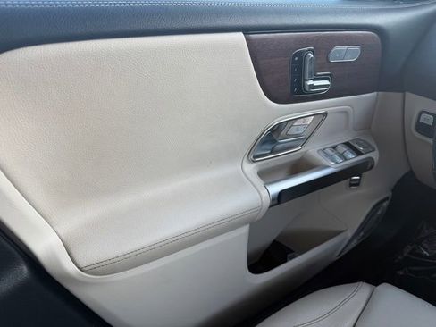 Used 2020 Mercedes-Benz GLB 250 4MATIC image 30