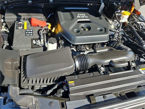 Used 2023 Jeep Wrangler Sahara image 14