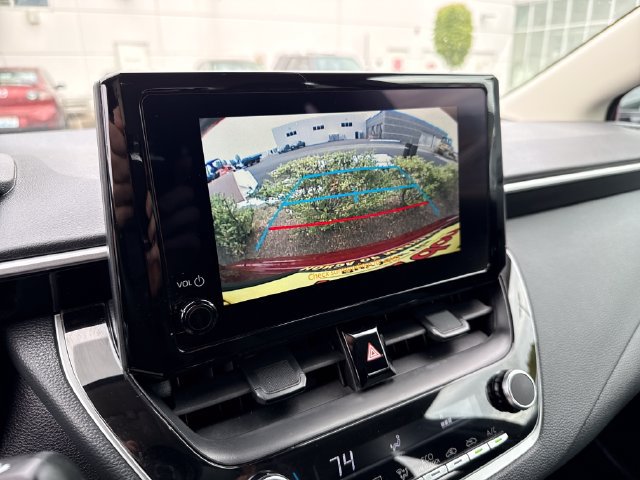 Used 2025 Toyota Corolla LE FWD image 22