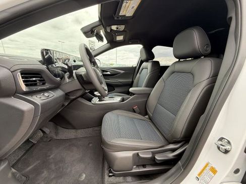 New 2026 Buick Envista Preferred FWD image 16