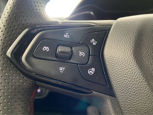 Used 2022 Chevrolet TrailBlazer RS w/ Convenience Package image 23