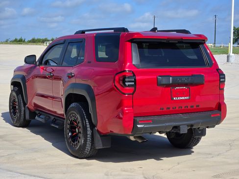 Used 2025 Toyota 4Runner SR5 AWD/4WD image 6