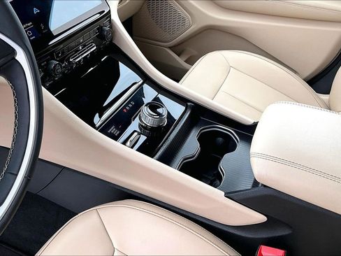 Used 2024 Jeep Grand Cherokee Limited image 14