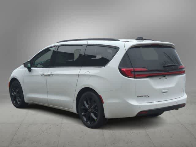 New 2026 Chrysler Pacifica Select FWD image 6