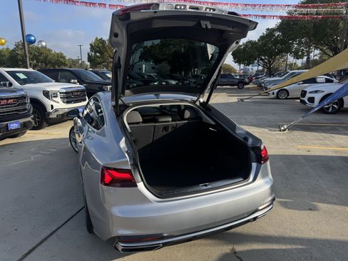 Used 2022 Audi A5 2.0T Premium image 9