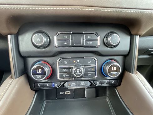 Certified 2021 Chevrolet Tahoe High Country w/ Premium Package AWD/4WD image 36