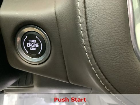 Used 2024 GMC Yukon SLE w/ Gmc Pro Safety Plus Package image 19