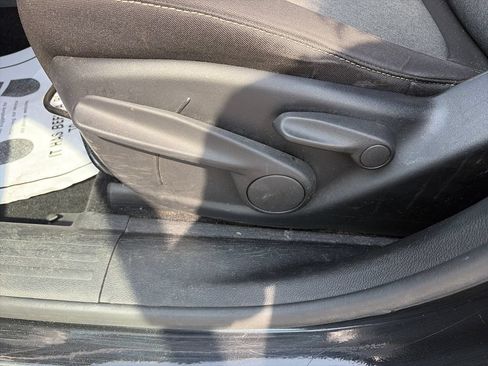 Used 2016 Jeep Cherokee Sport FWD image 13