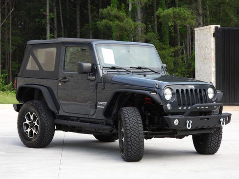 Used 2017 Jeep Wrangler Sport S AWD/4WD image 11