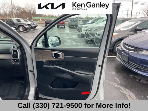 Certified 2022 Kia Sorento EX w/ Panoramic Sunroof Package image 59
