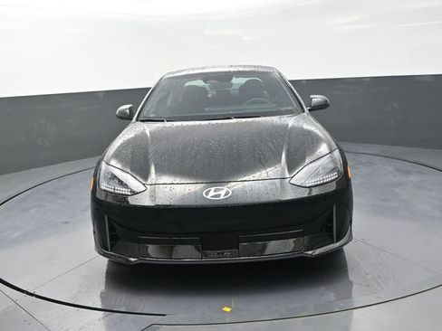 Used 2025 Hyundai Ioniq 6 SE RWD image 3