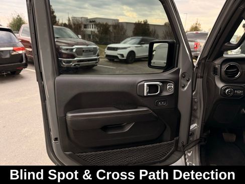 Used 2022 Jeep Gladiator Overland image 19