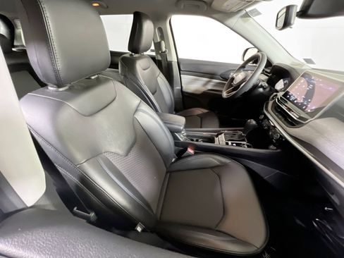 Used 2022 Jeep Compass Latitude image 25