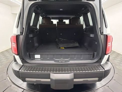 Used 2027 Toyota Land Cruiser AWD/4WD image 15