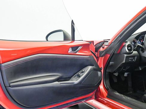 Used 2017 MAZDA MX-5 Miata RF Grand Touring RWD image 24