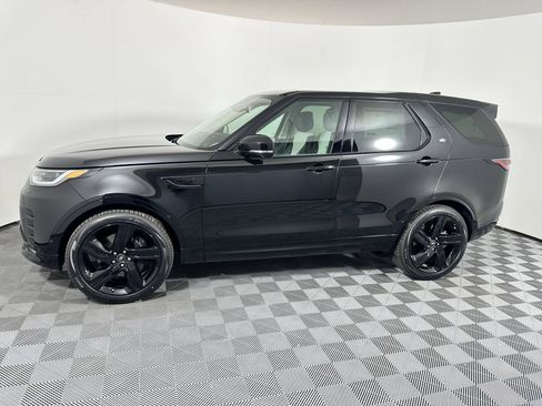 Used 2025 Land Rover Discovery Dynamic SE AWD/4WD image 2