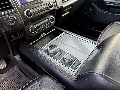 Used 2021 Ford Expedition Max Limited image 16