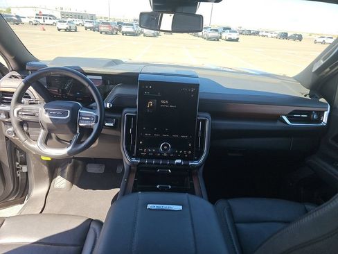 Used 2025 GMC Yukon XL Denali AWD/4WD image 6