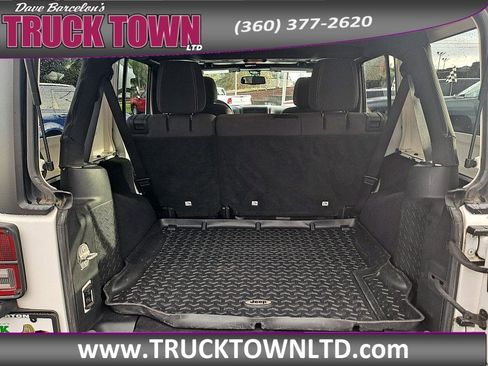 Used 2017 Jeep Wrangler Unlimited Sahara w/ Connectivity Group image 6