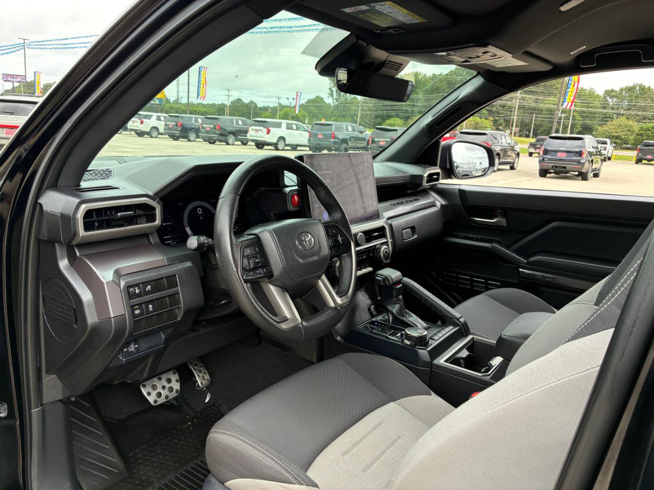 Used 2025 Toyota Tacoma TRD Sport AWD/4WD image 11