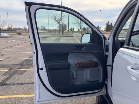 Used 2024 Ford Maverick Lariat image 4