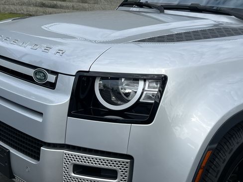Certified 2022 Land Rover Defender 90 S AWD/4WD image 12