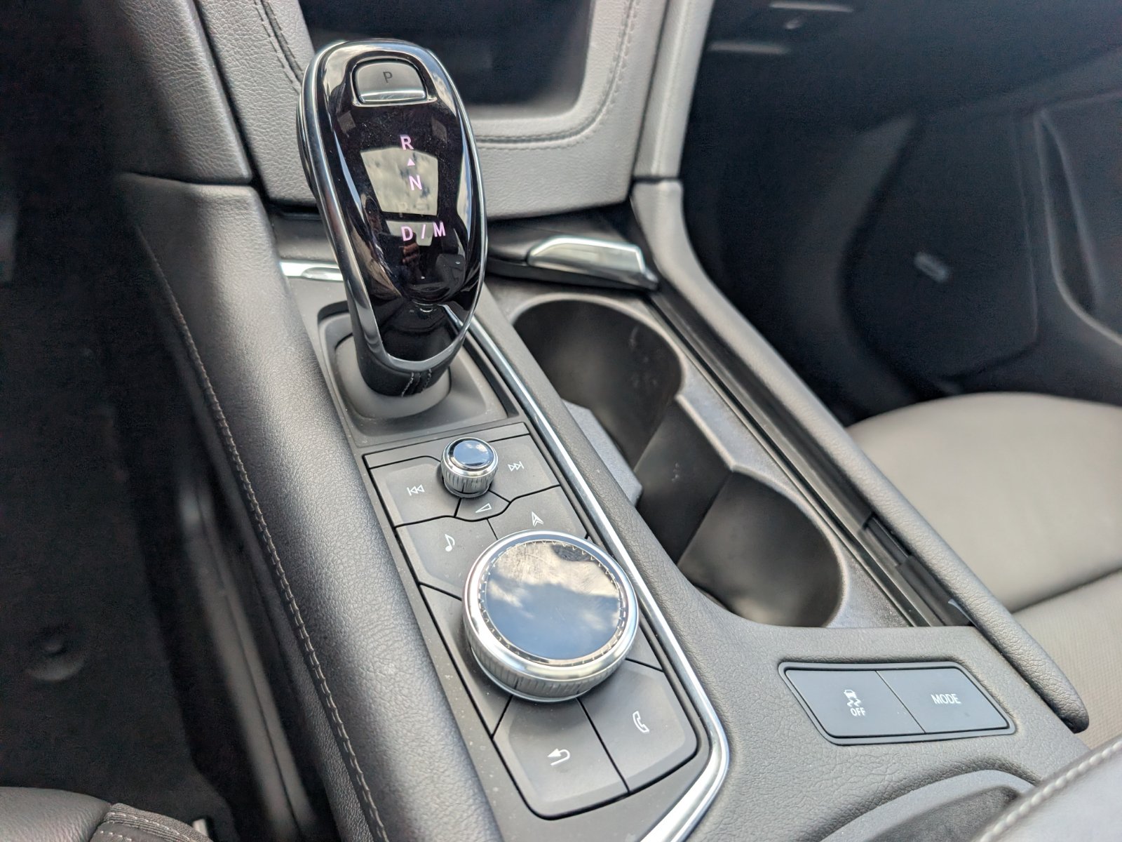 Used 2023 Cadillac XT6 Premium Luxury w/ Technology Package AWD/4WD image 14