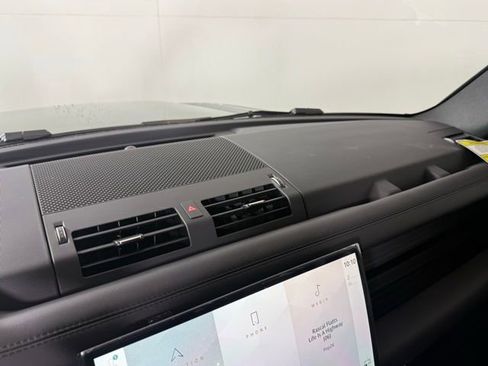 New 2026 Land Rover Defender 130 X-Dynamic SE image 27