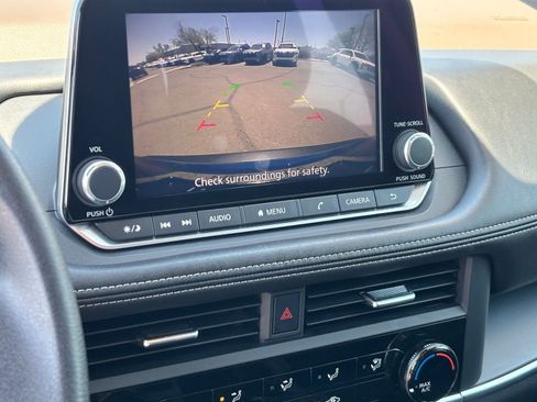 Used 2023 Nissan Rogue S FWD image 25