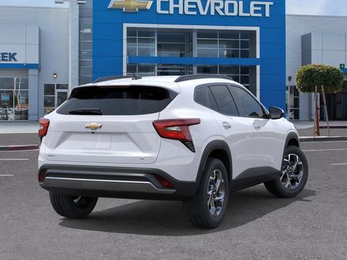 New 2026 Chevrolet Trax LT w/ Driver Confidence Package FWD image 4