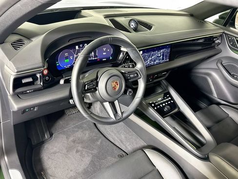 Certified 2025 Porsche Macan 4 Electric AWD/4WD image 4