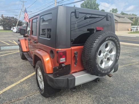 Used 2009 Jeep Wrangler Unlimited Sahara AWD/4WD image 7