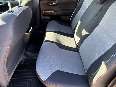 Used 2021 Toyota Tacoma TRD Sport image 17