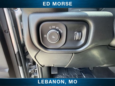 Used 2024 RAM 2500 Tradesman w/ Chrome Appearance Group AWD/4WD image 17