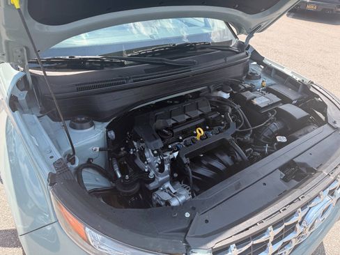Used 2025 Hyundai Venue SEL FWD image 10