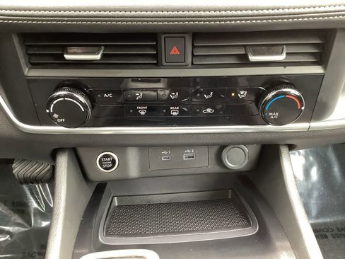 Used 2023 Nissan Rogue S image 22