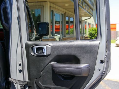 Used 2018 Jeep Wrangler Unlimited Rubicon w/ Steel Bumper Group AWD/4WD image 22