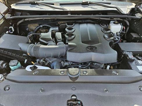 Used 2024 Toyota 4Runner SR5 AWD/4WD image 22