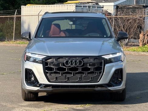 New 2026 Audi SQ7 Prestige AWD/4WD image 3