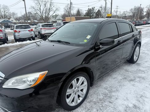 Used 2013 Chrysler 200 Touring image 5