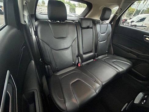 Used 2022 Ford Edge Titanium image 30